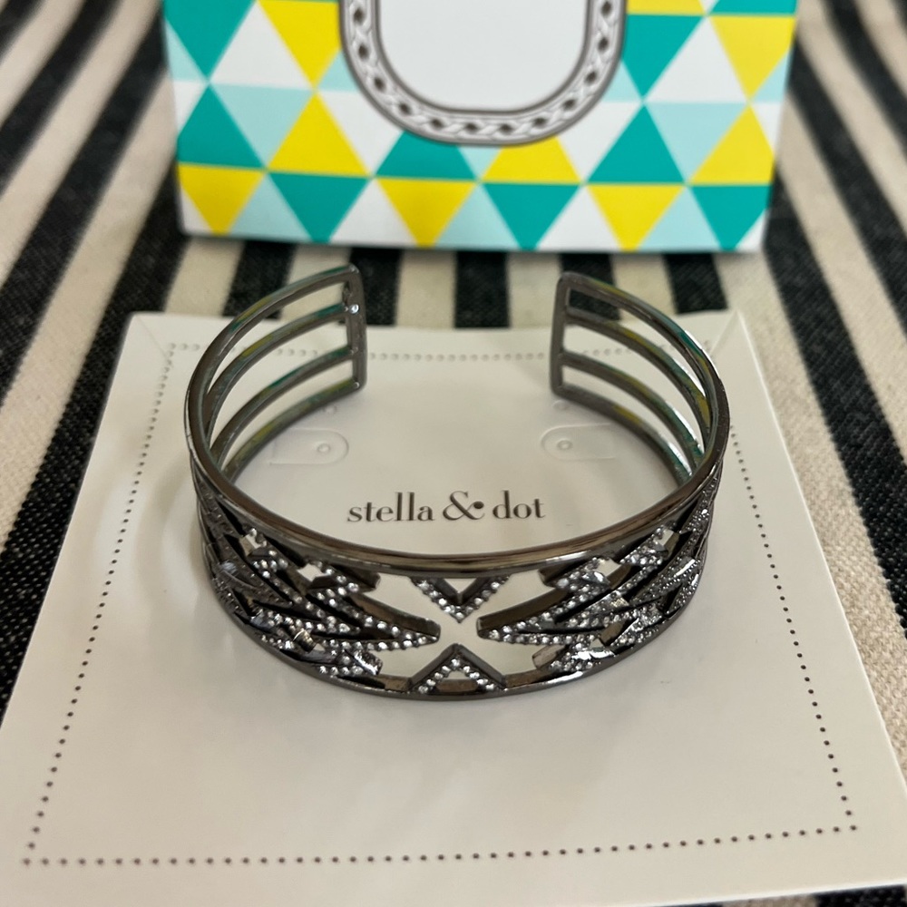 Stella & Dot Fontaine Cuff